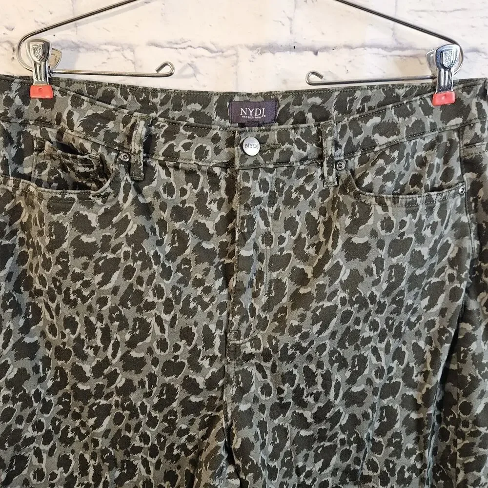 NYDJ Jeans Womens 14 Green Leopard Print Straight Lift Tuck Stretch - Picture 2 of 7